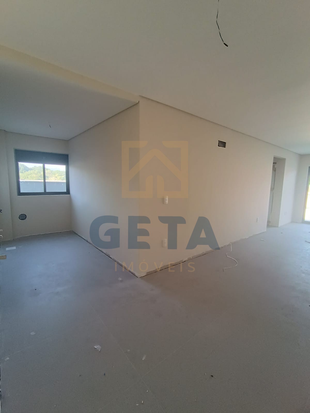 OPORTUNIDADE ÚNICA NO BAIRRO QUE MAIS VALORIZA EM CAMBORIÚ!