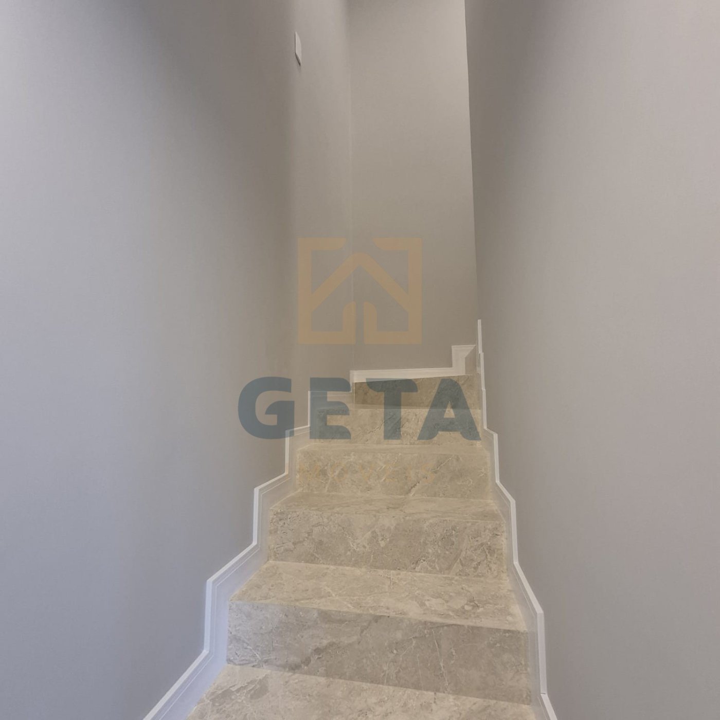 🏡✨ SOBRADOS DE ALTO PADRÃO NO BAIRRO SANTA REGINA — CAMBORIÚ