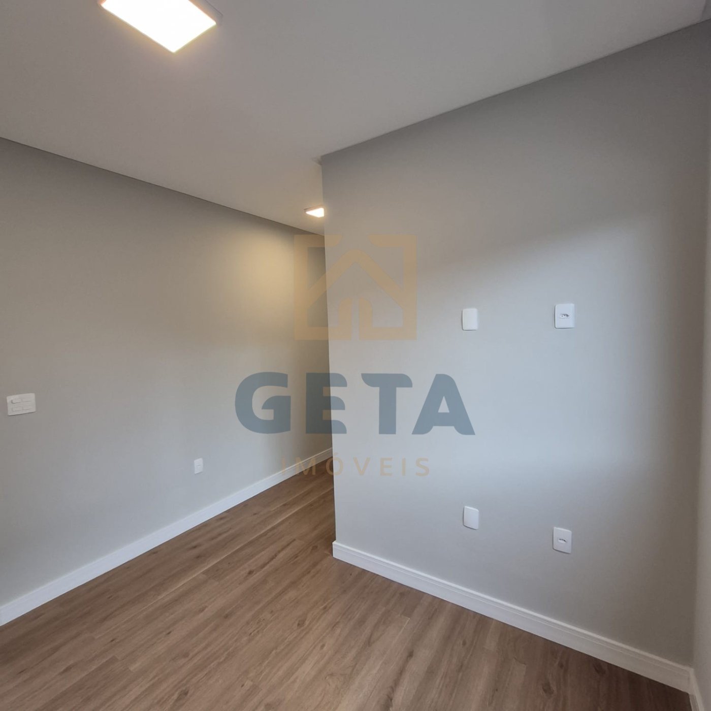 🏡✨ SOBRADOS DE ALTO PADRÃO NO BAIRRO SANTA REGINA — CAMBORIÚ
