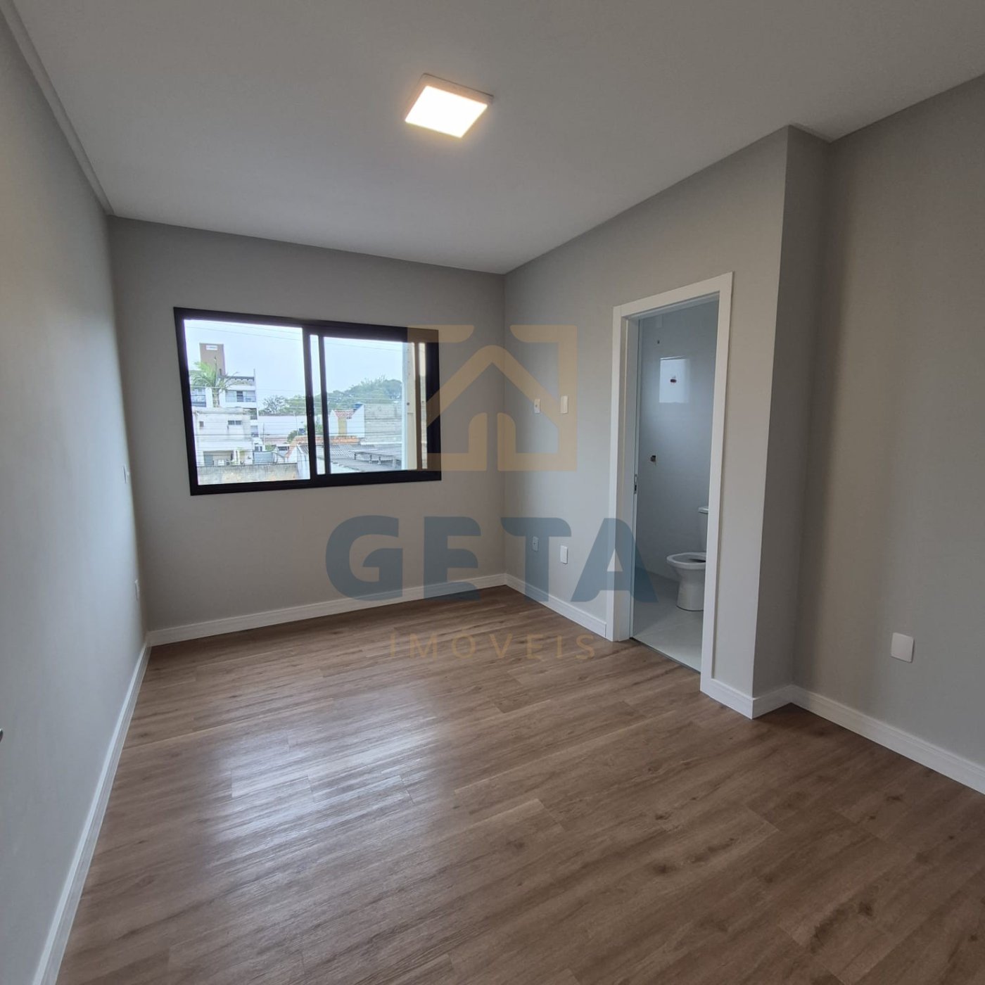 🏡✨ SOBRADOS DE ALTO PADRÃO NO BAIRRO SANTA REGINA — CAMBORIÚ