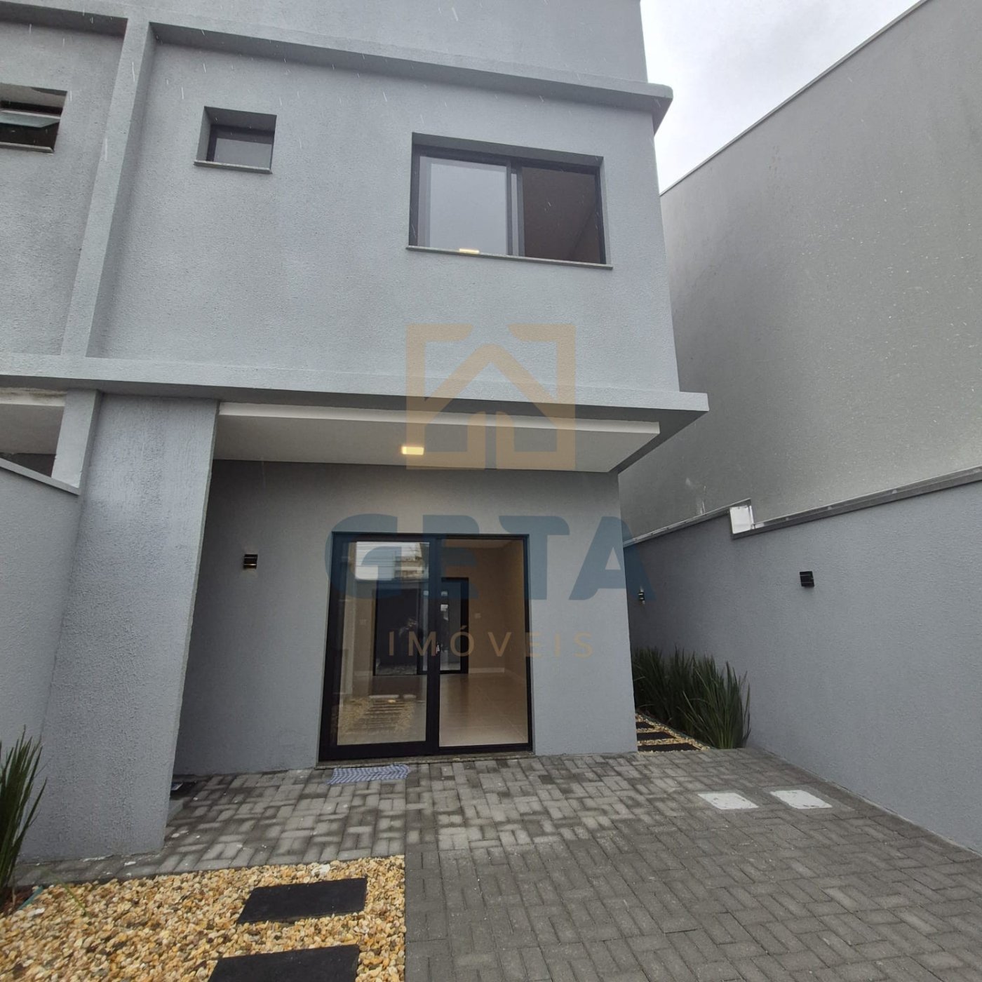 🏡✨ SOBRADOS DE ALTO PADRÃO NO BAIRRO SANTA REGINA — CAMBORIÚ