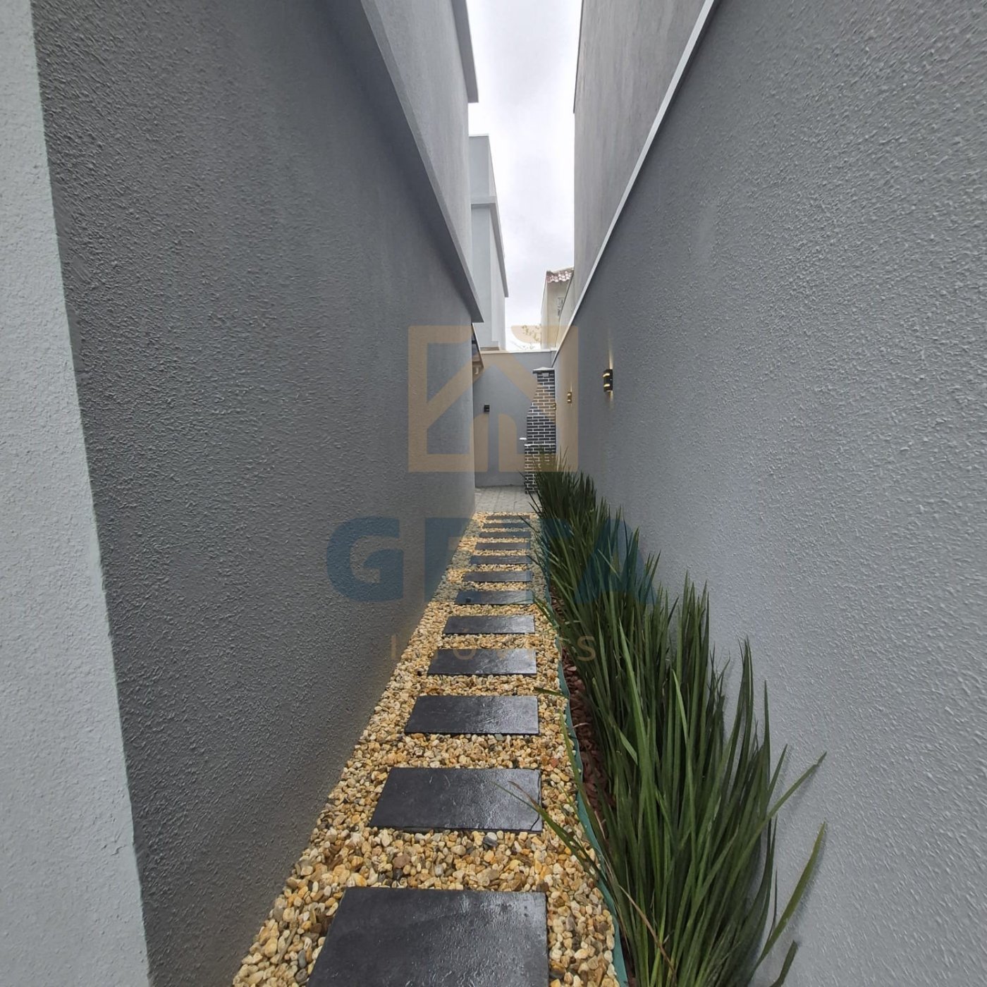 🏡✨ SOBRADOS DE ALTO PADRÃO NO BAIRRO SANTA REGINA — CAMBORIÚ