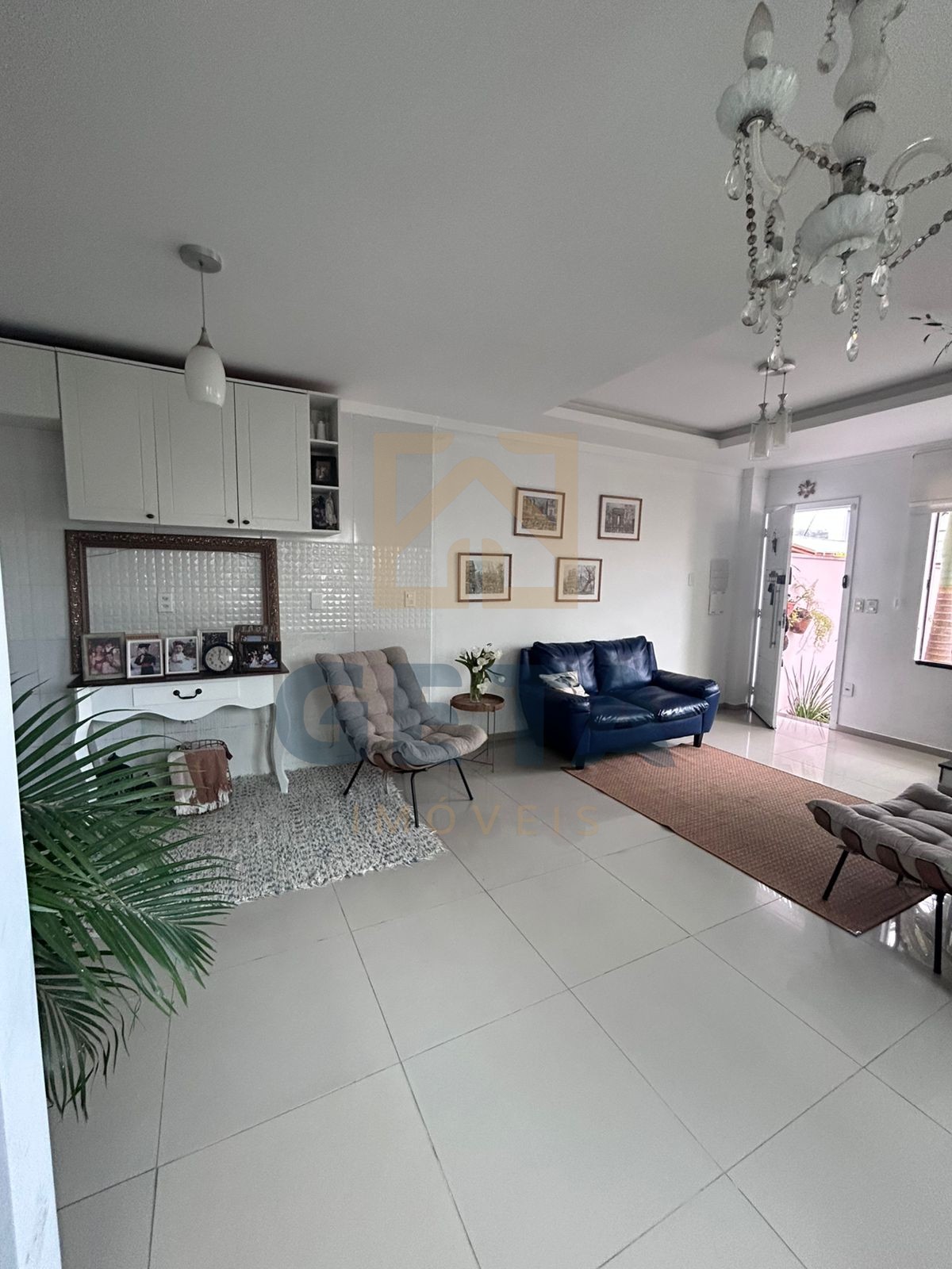  Sobrado Exclusivo à Venda em Camboriú – Pronto para Morar! 