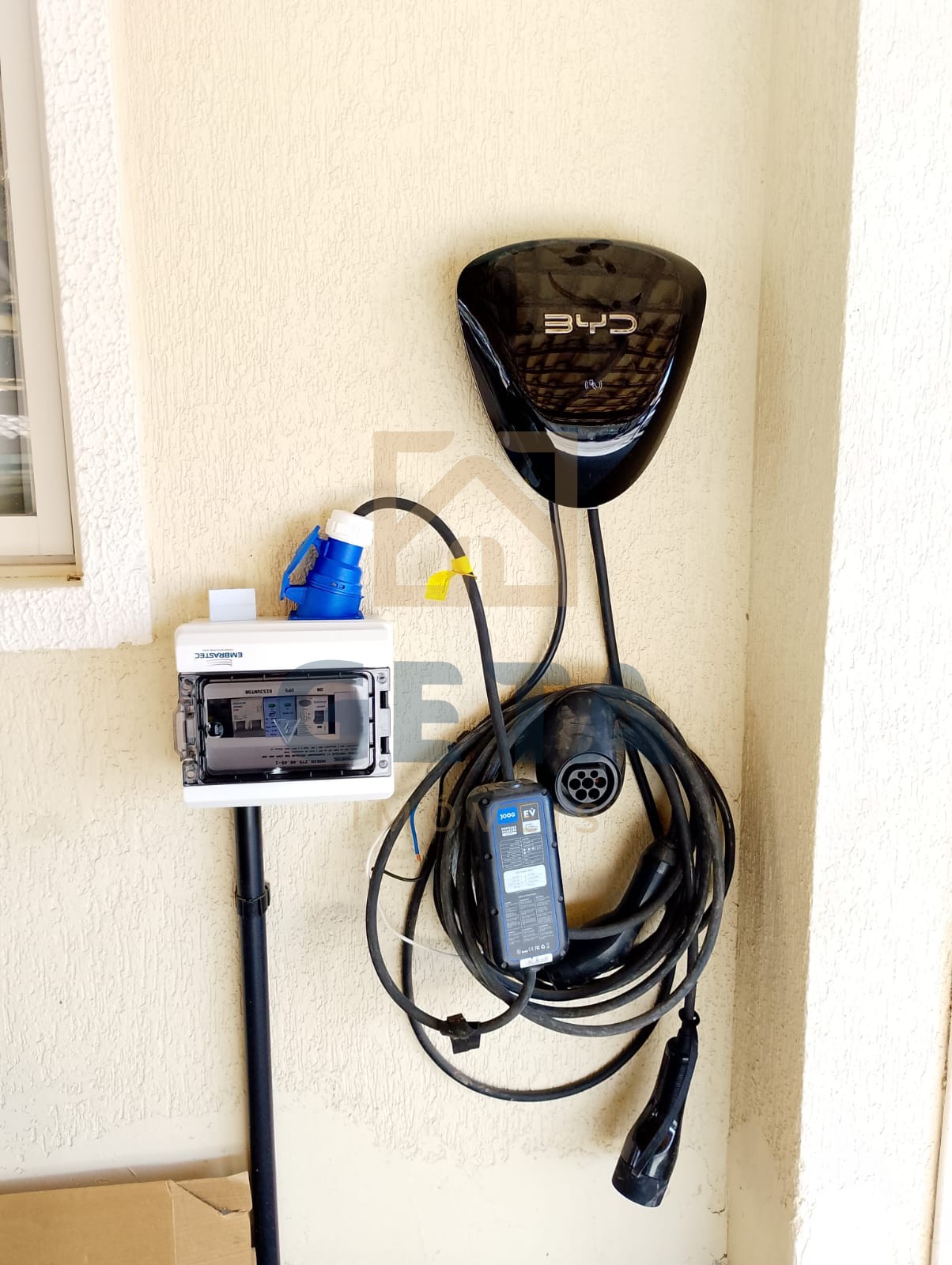 Casa finamente mobiliada à venda no Colina do Cedro