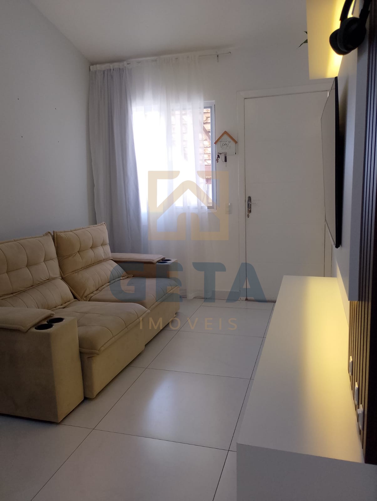 Casa finamente mobiliada à venda no Colina do Cedro
