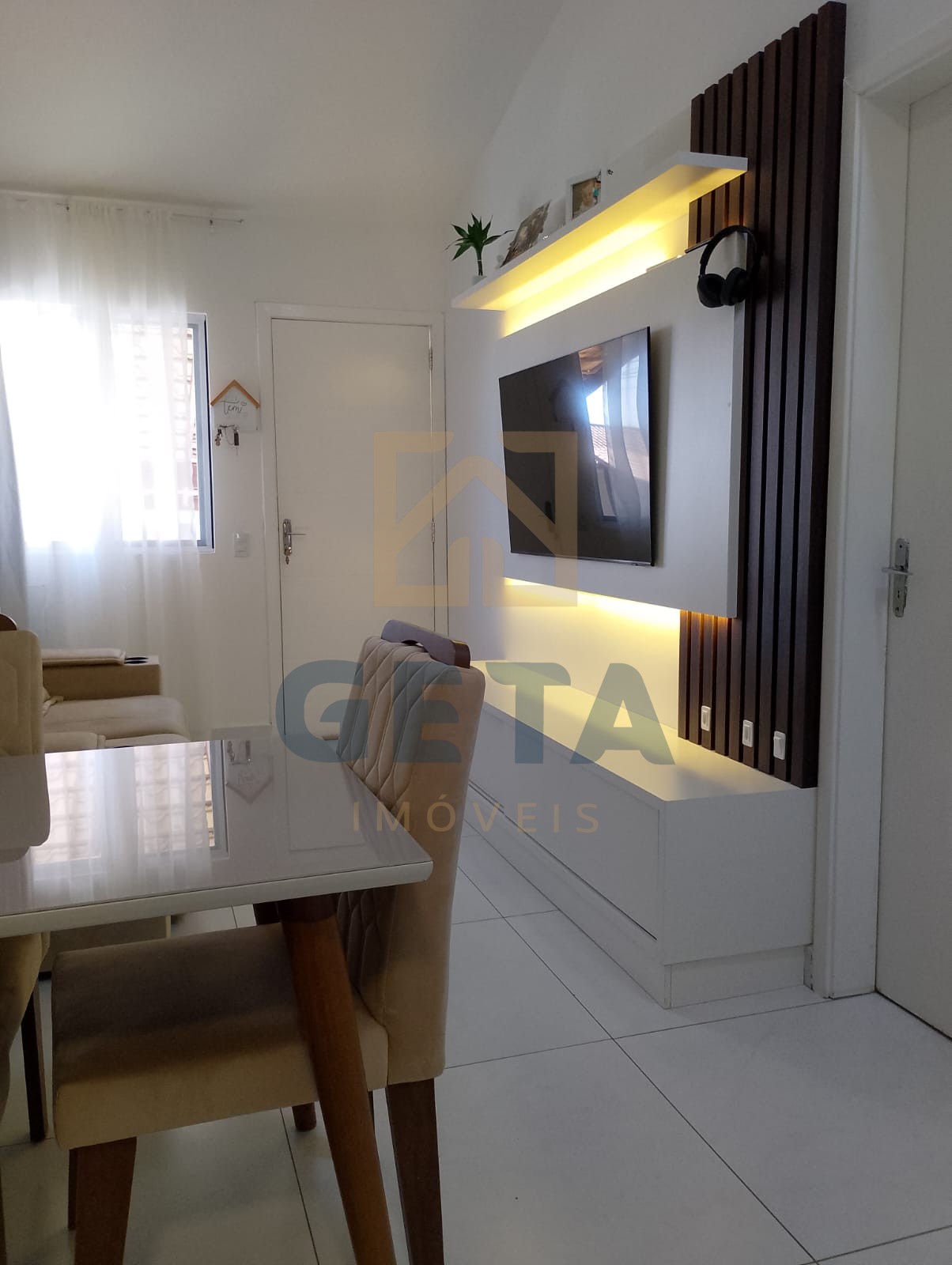 Casa finamente mobiliada à venda no Colina do Cedro