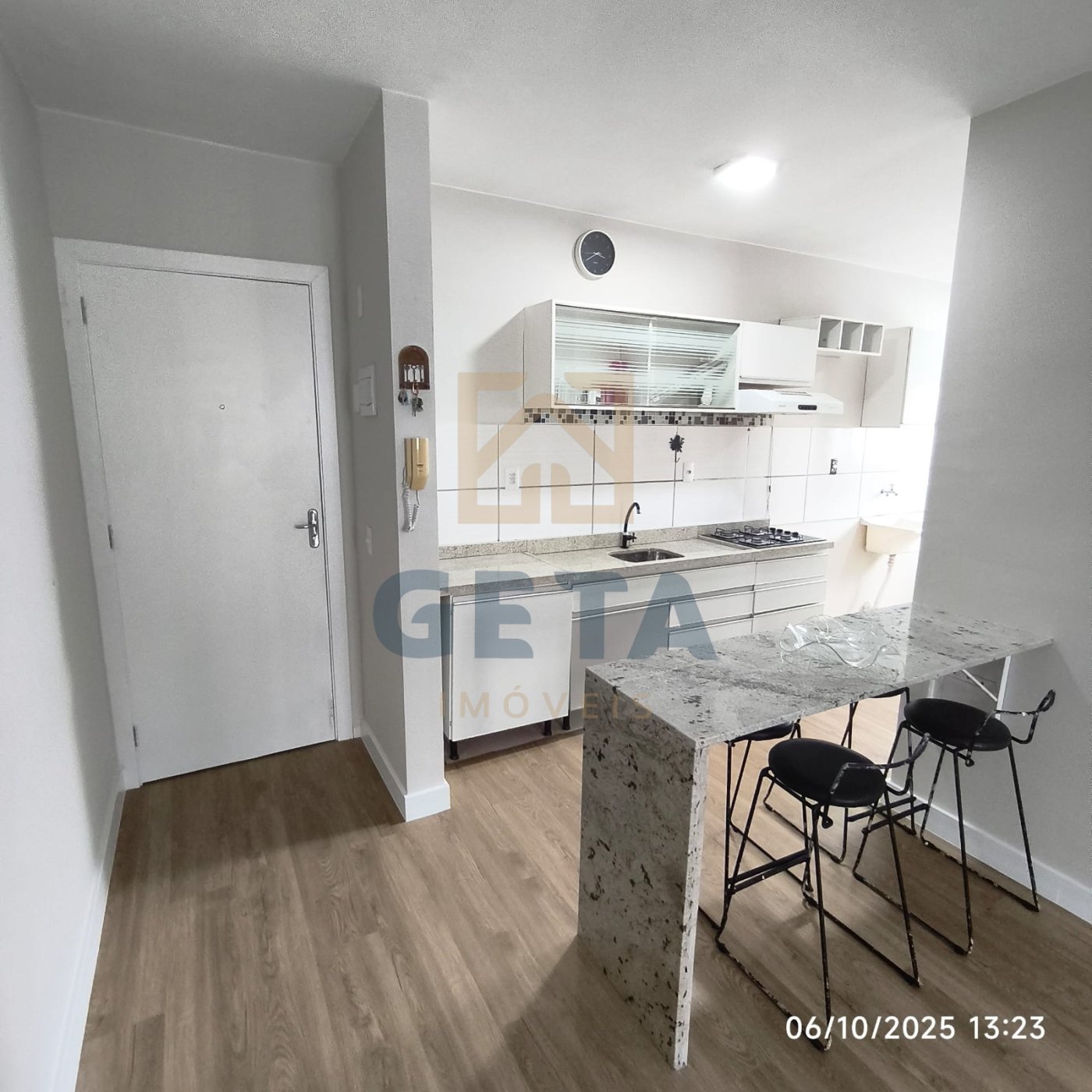 Apartamento à venda no Residencial Maria Helena — Bairro Cedros, Camboriú/SC