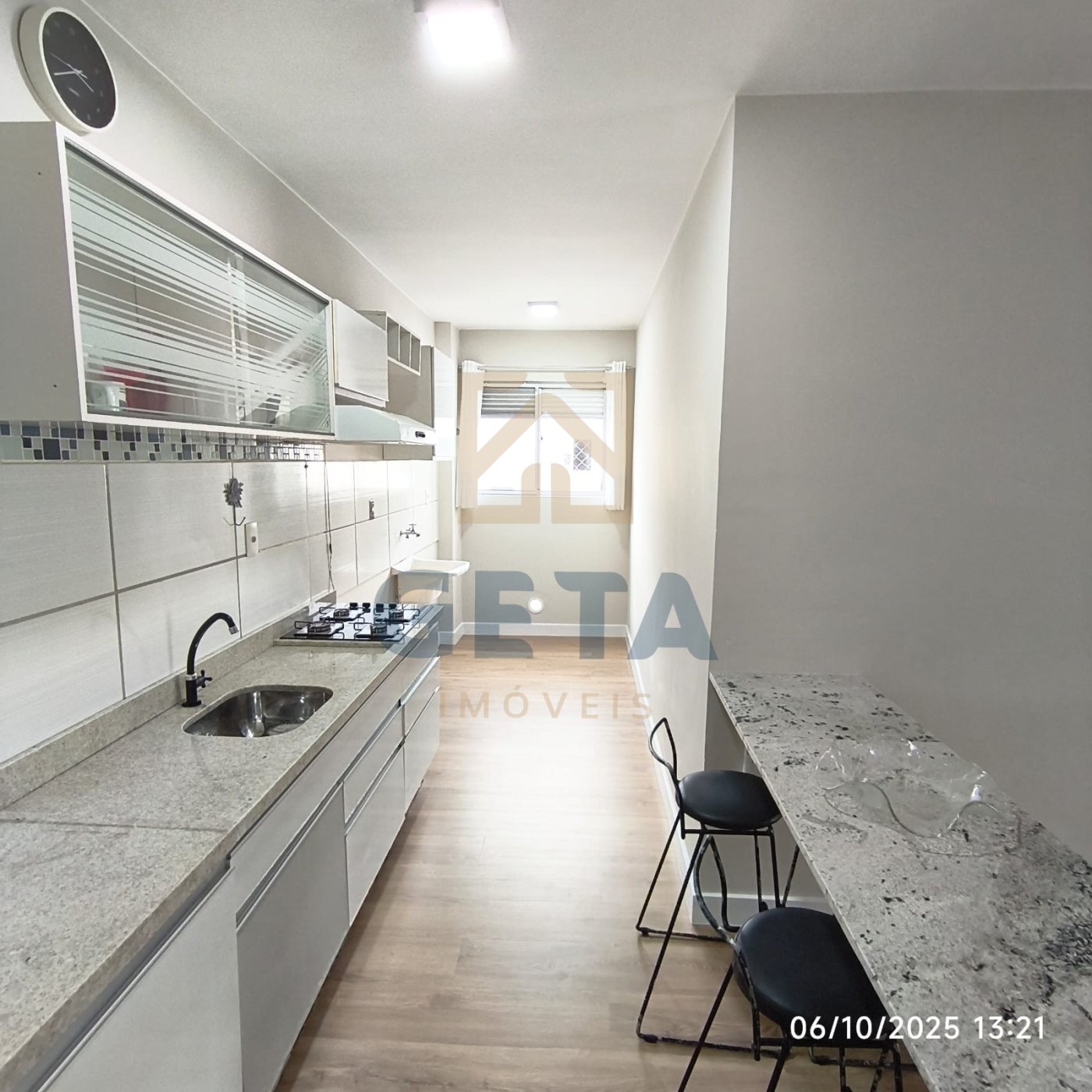 Apartamento à venda no Residencial Maria Helena — Bairro Cedros, Camboriú/SC