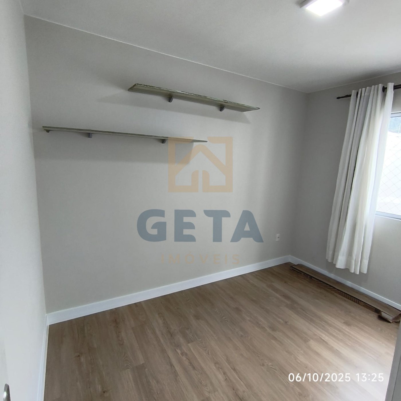 Apartamento à venda no Residencial Maria Helena — Bairro Cedros, Camboriú/SC