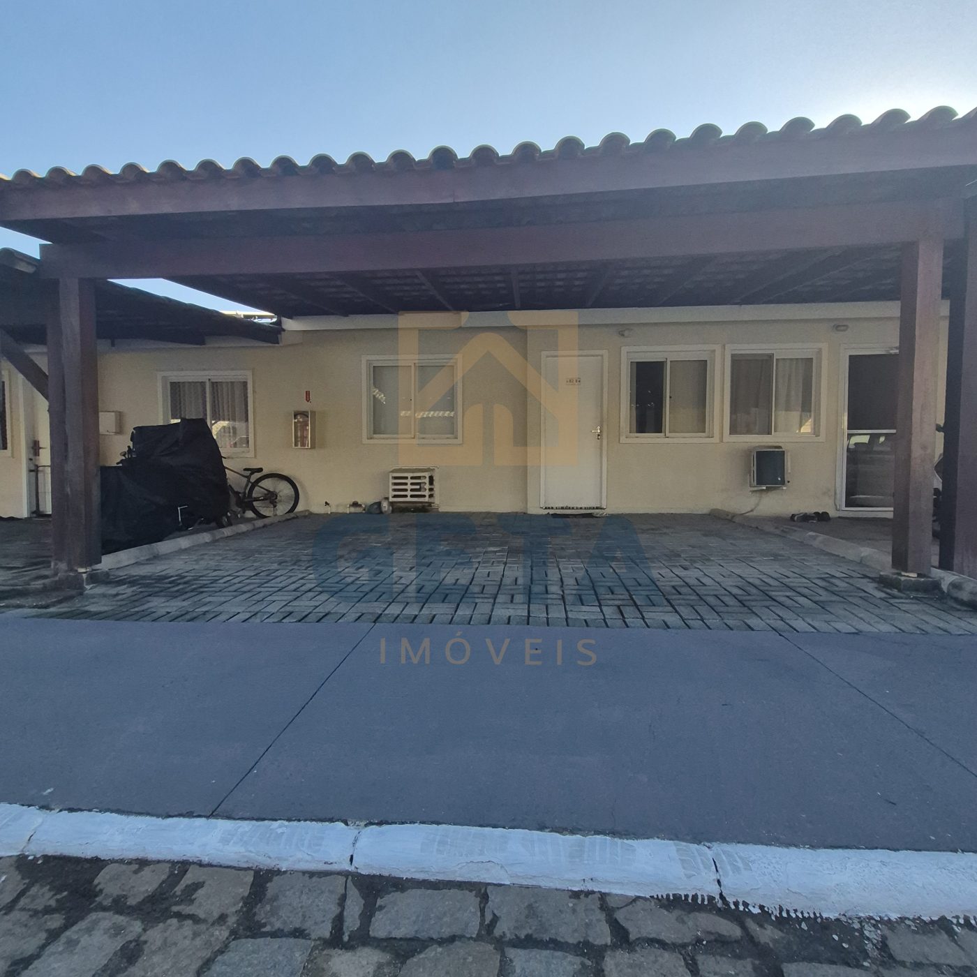 Casa à venda em condomínio fechado no bairro Lídia Duarte – Camboriú