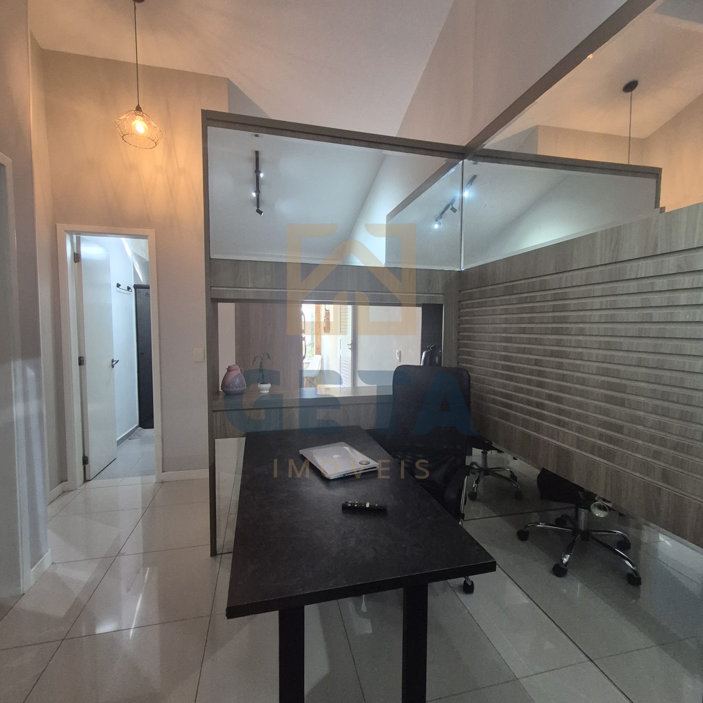 Casa à venda em condomínio fechado no bairro Lídia Duarte – Camboriú