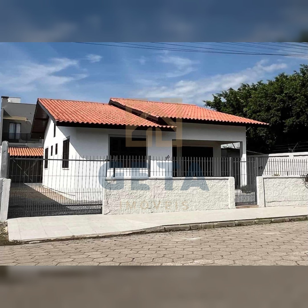 Casa 3 quartos para Venda no bairro Perequê em Porto Belo