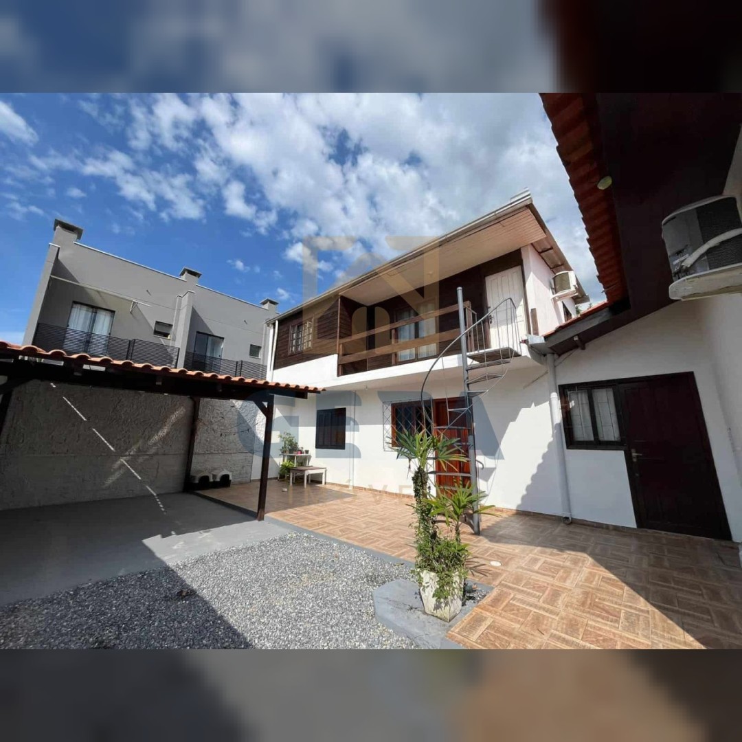 Casa 3 quartos para Venda no bairro Perequê em Porto Belo