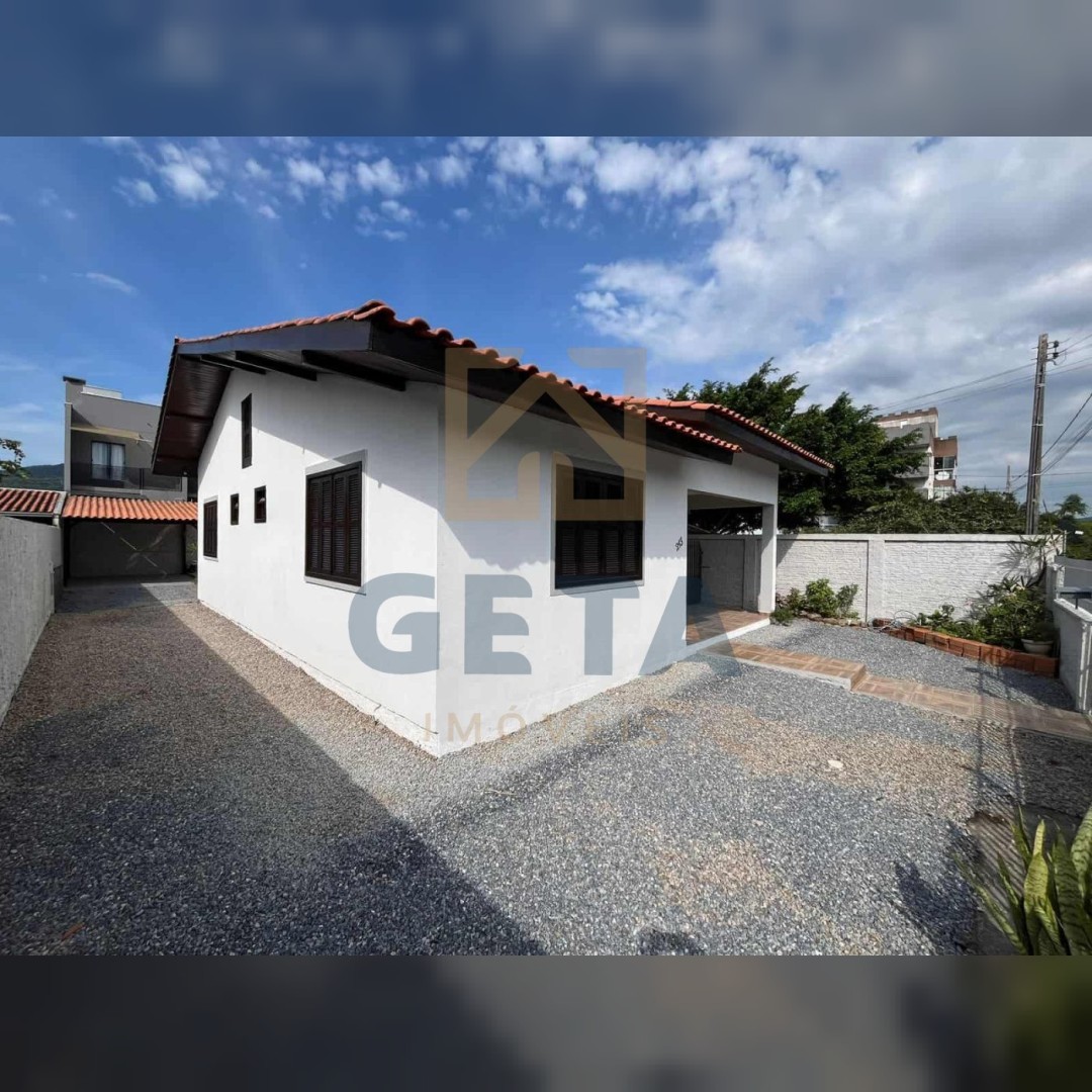 Casa 3 quartos para Venda no bairro Perequê em Porto Belo