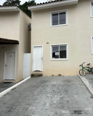 Sobrado 2 suítes para Venda no bairro Lídia Duarte em Camboriú
