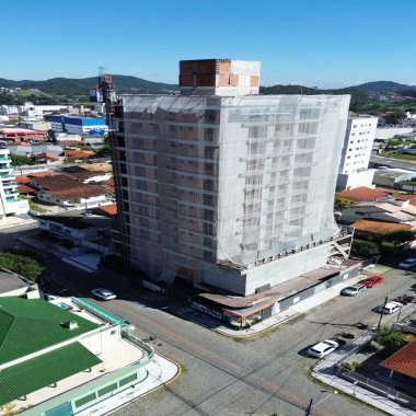 Viva com Estilo: Apartamento de 2 ou 3 Suítes no Centro de Camboriú
