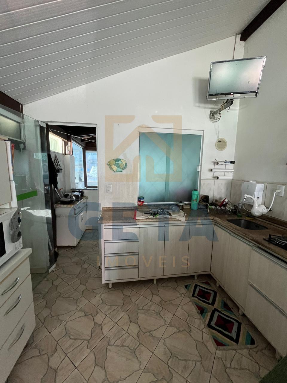 Casa com Salas Comerciais para Renda no Centro de Camboriú