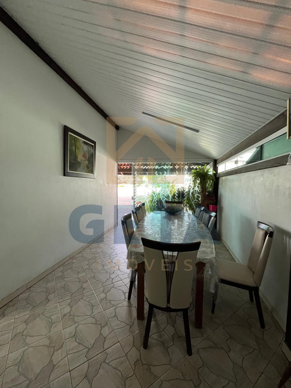 Casa com Salas Comerciais para Renda no Centro de Camboriú