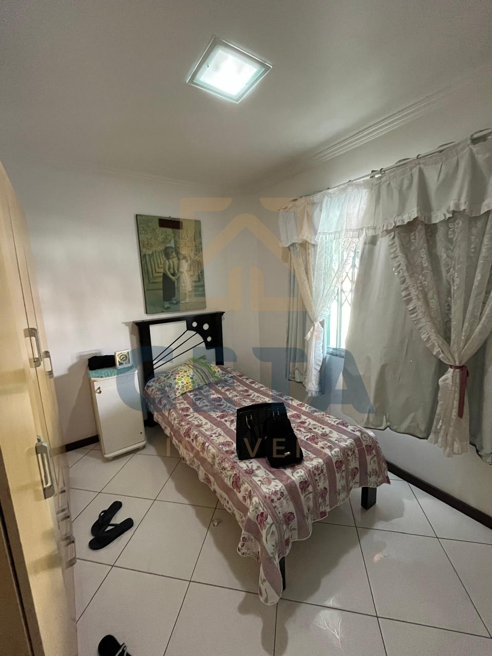Casa com Salas Comerciais para Renda no Centro de Camboriú