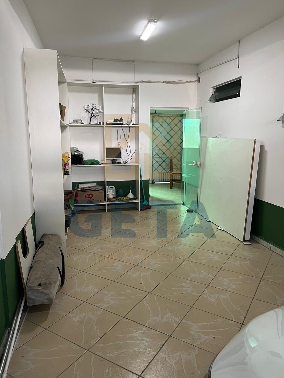 Casa com Salas Comerciais para Renda no Centro de Camboriú