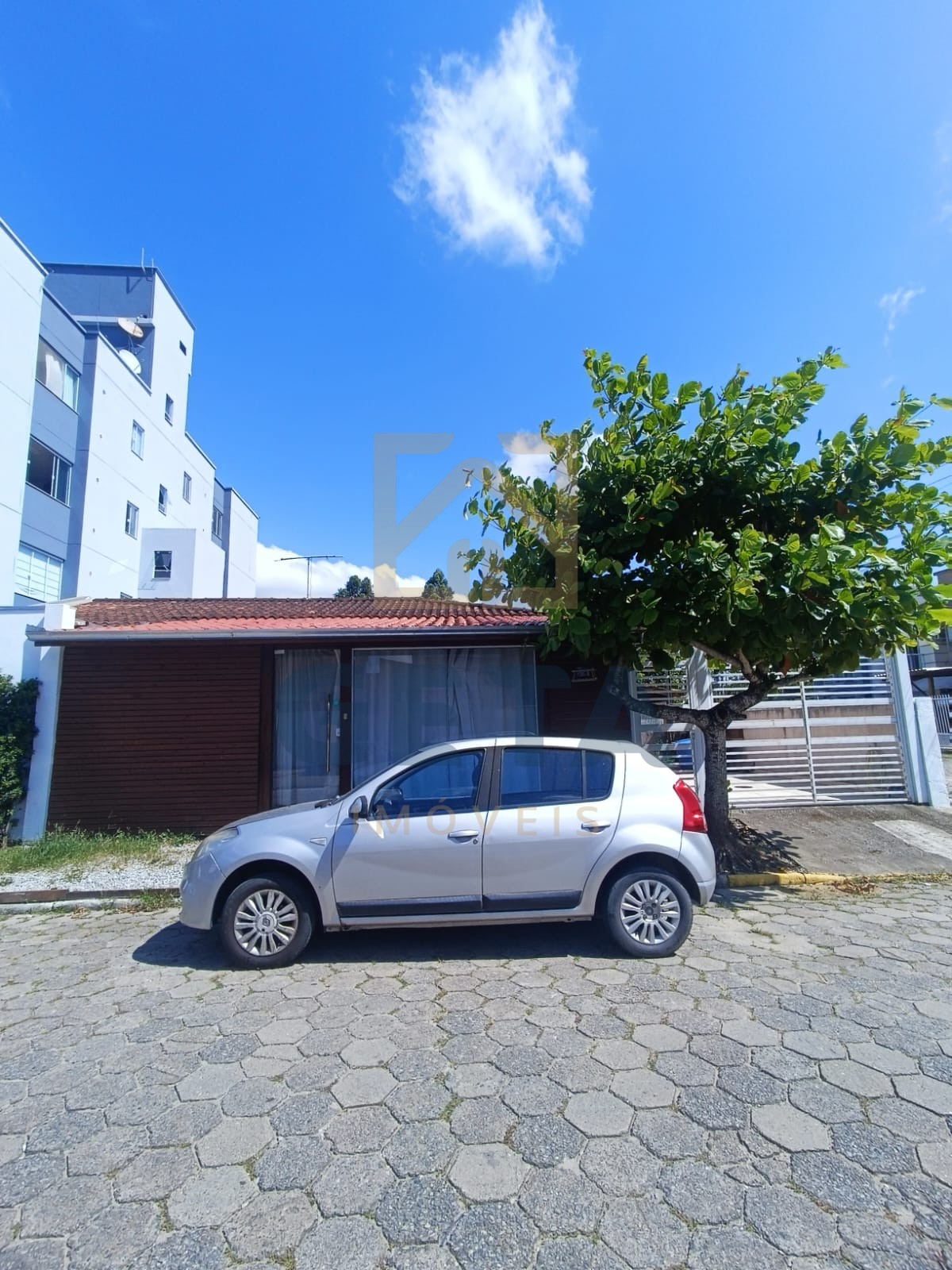🏡 Ótima oportunidade! Casa à venda no Centro de Camboriú – Residencial Bernardes 🏡