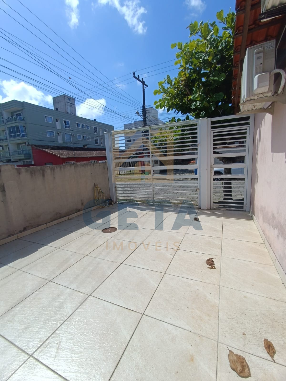 🏡 Ótima oportunidade! Casa à venda no Centro de Camboriú – Residencial Bernardes 🏡